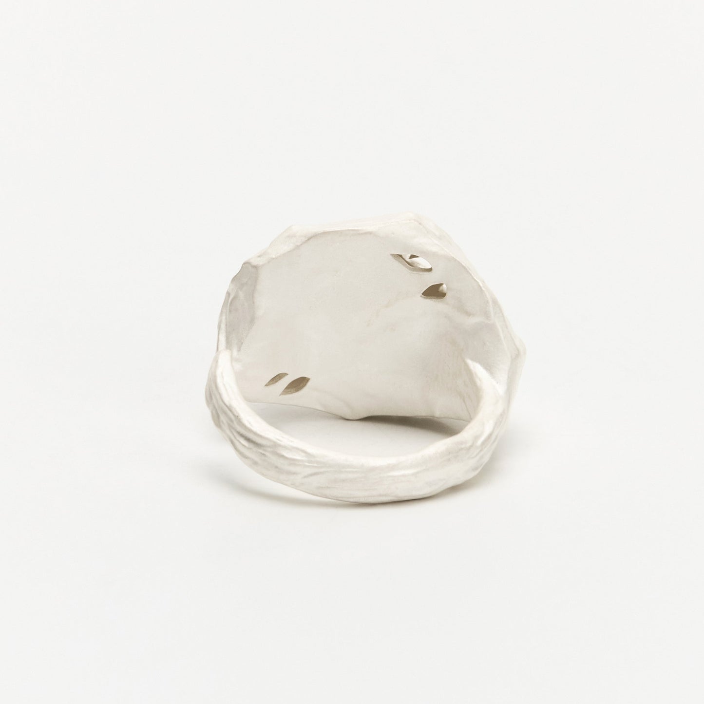 White hollow-out Crumbled Leaf Pattern Petite