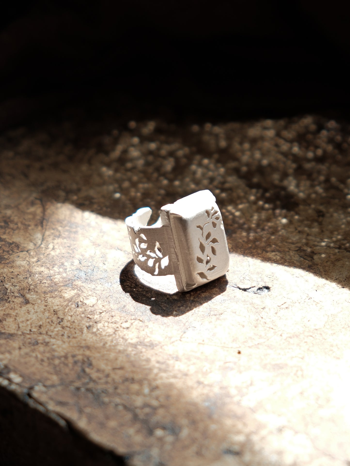 White Leaf-Patterned Carved 3D Square Ring