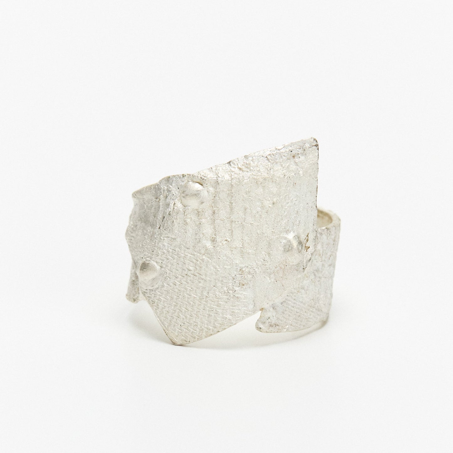 Three-Dimensional Bandage Ring