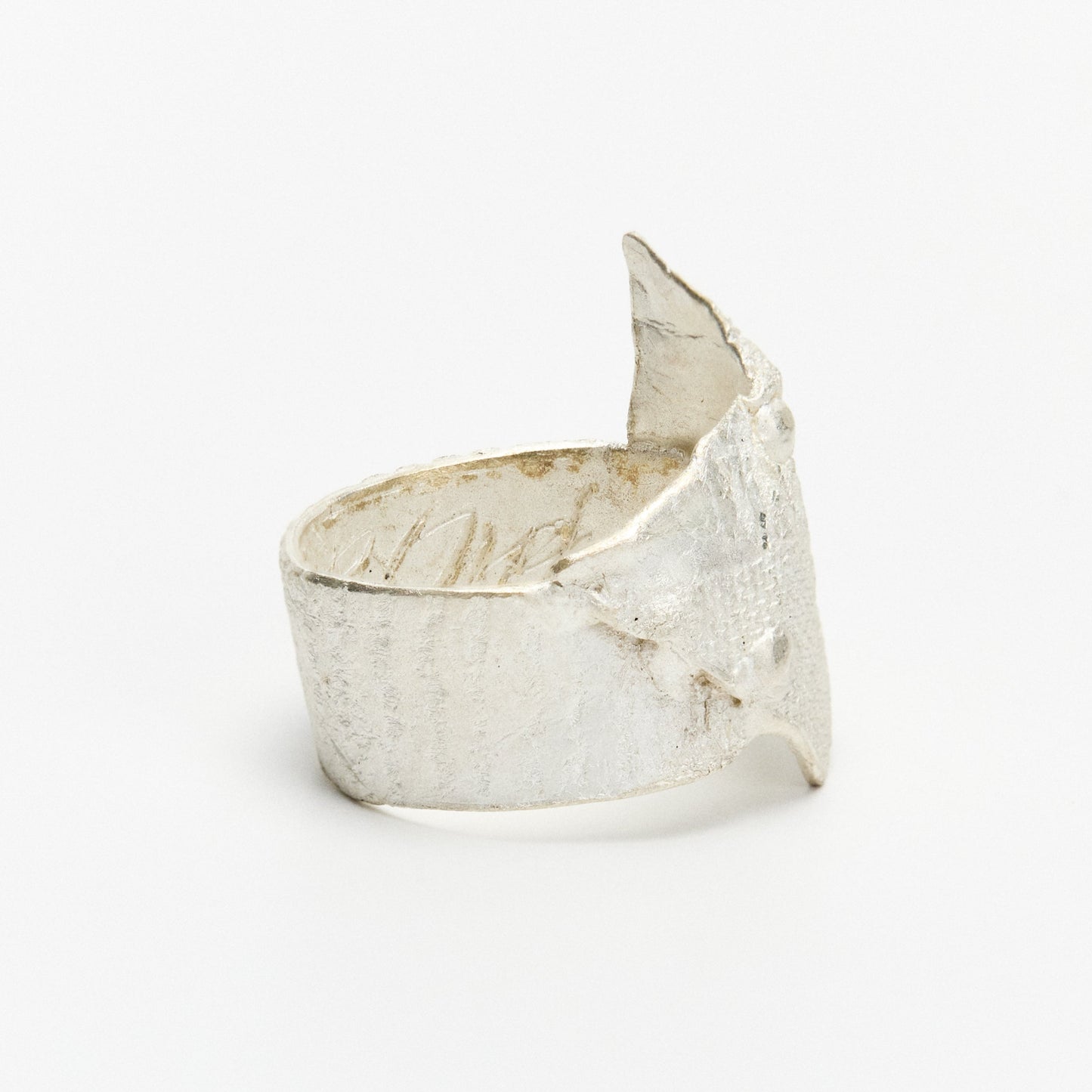 Three-Dimensional Bandage Ring