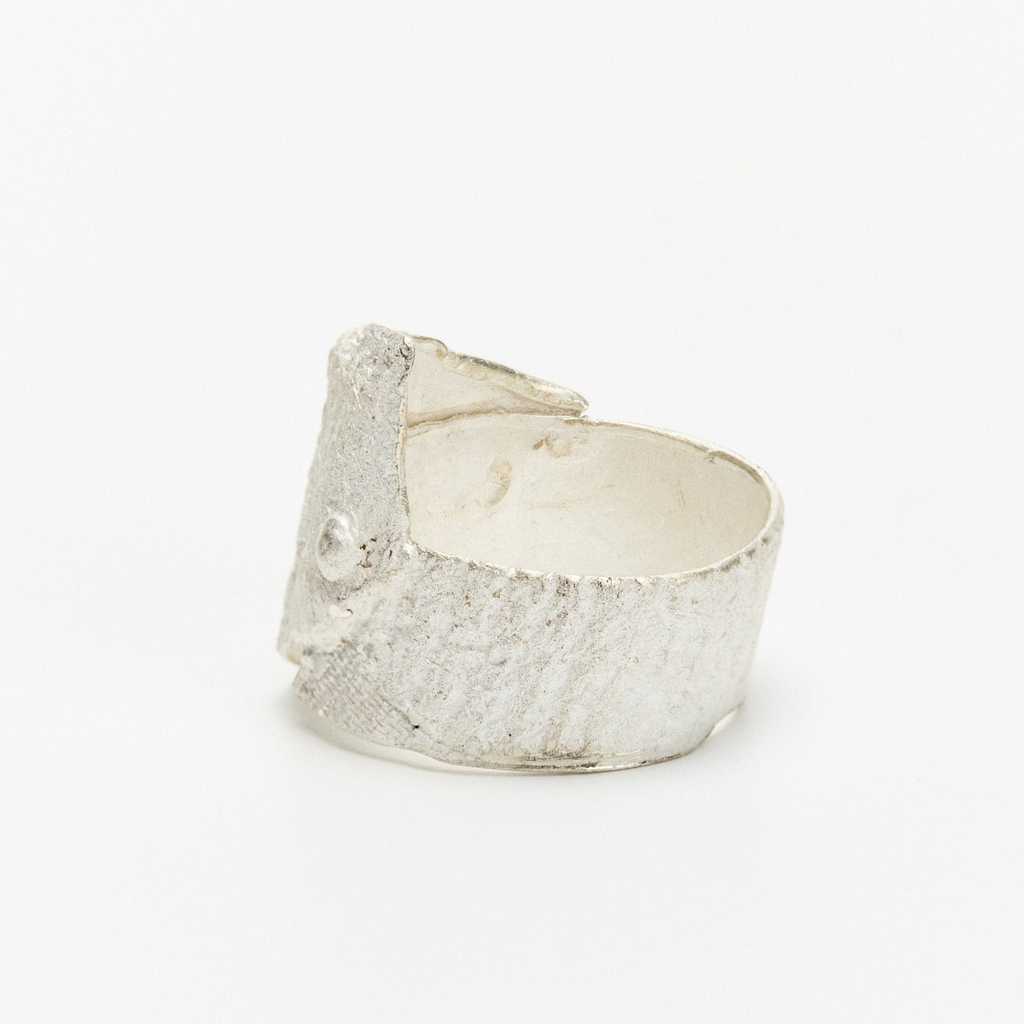Three-Dimensional Bandage Ring