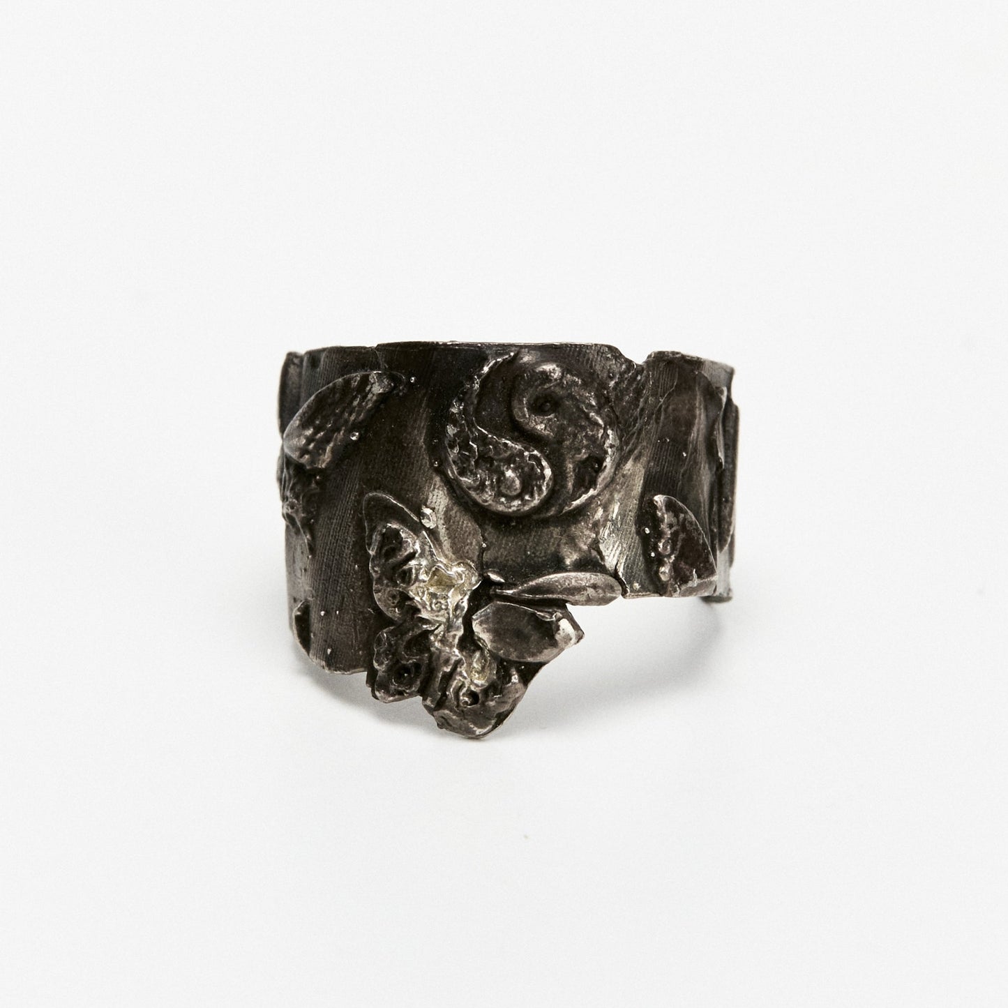 Black Yin Yang Butterfly Articulated Ring