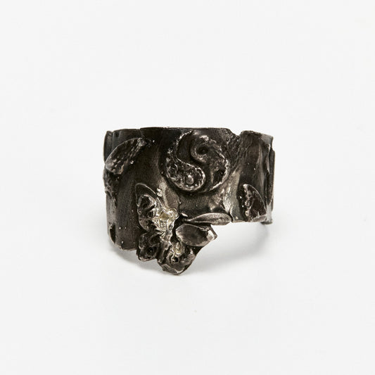 Black Yin Yang Butterfly Articulated Ring