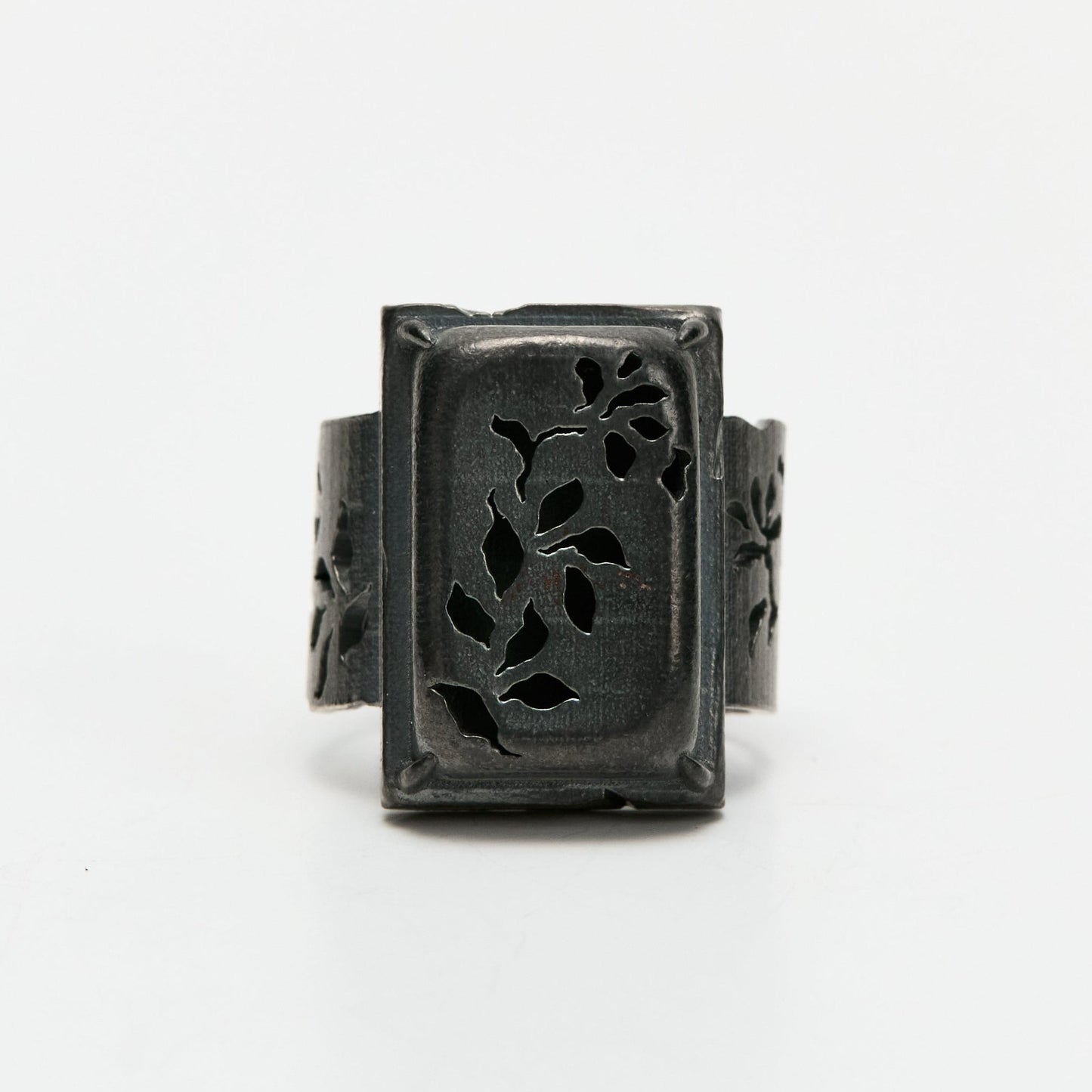 Black Leaf-Patterned Carved 3D Square Ring