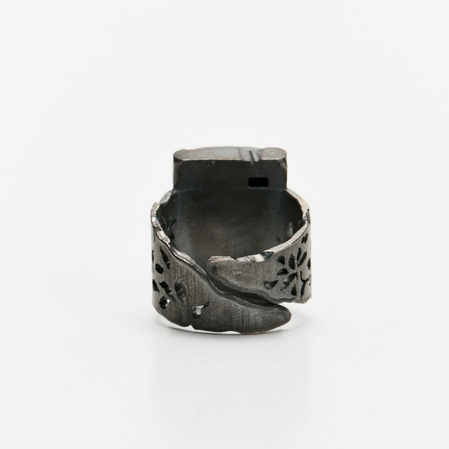 Black Leaf-Patterned Carved 3D Square Ring