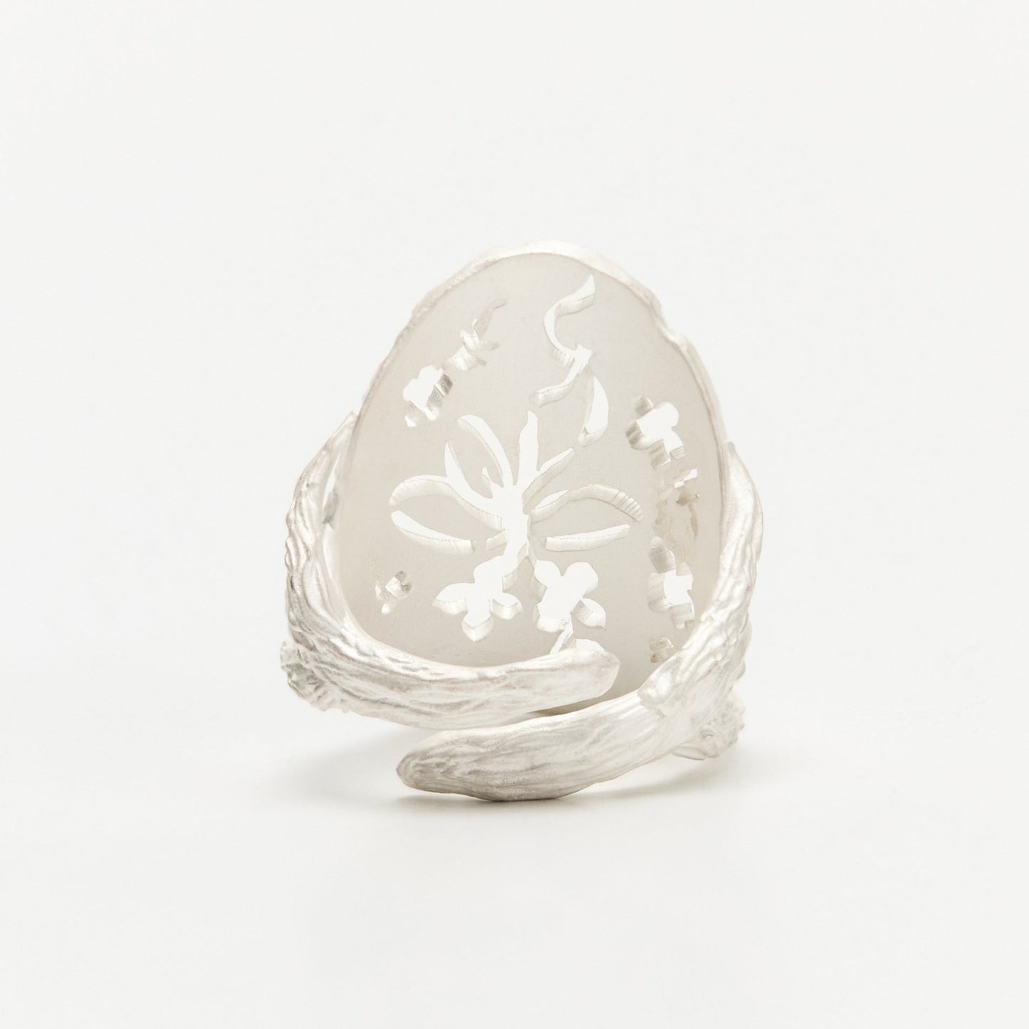 Floral Pattern Engraved Oval Ring