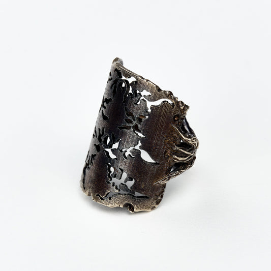 Black openwork vine ring