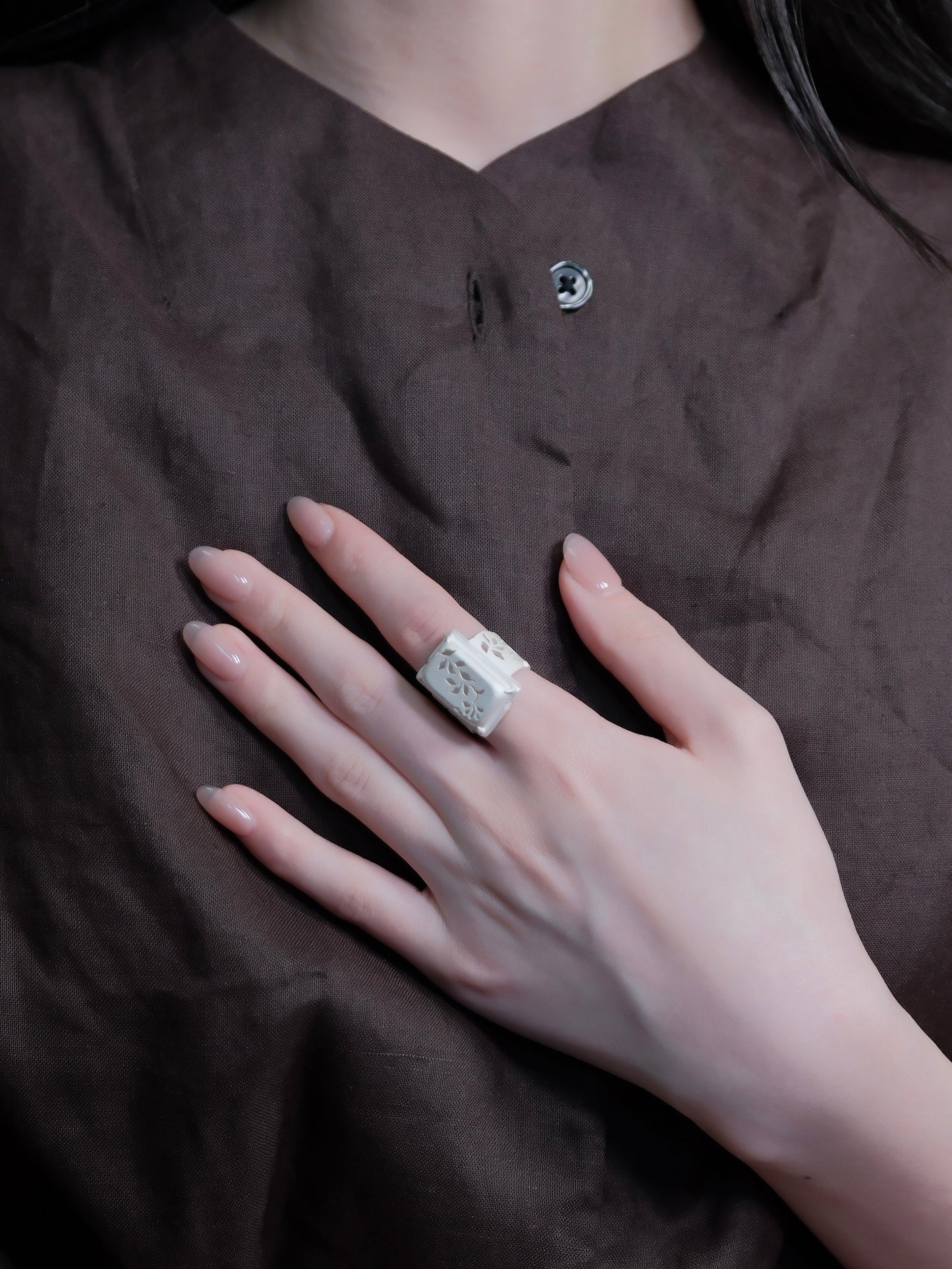 White Leaf-Patterned Carved 3D Square Ring