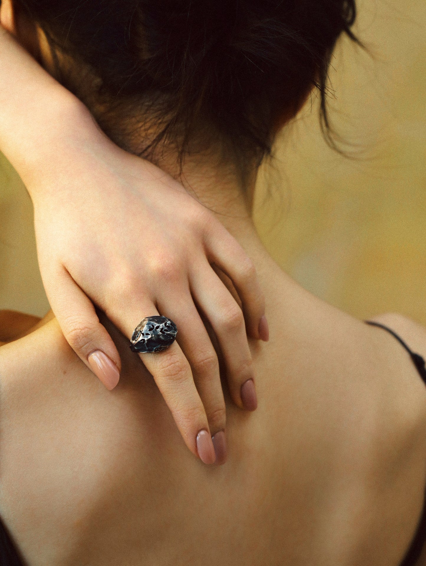 Black hollow-out Crumbled Leaf Pattern Petite